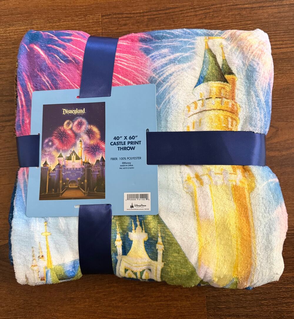 Disney Parks Castle Print Throw 40”x 60” NEW